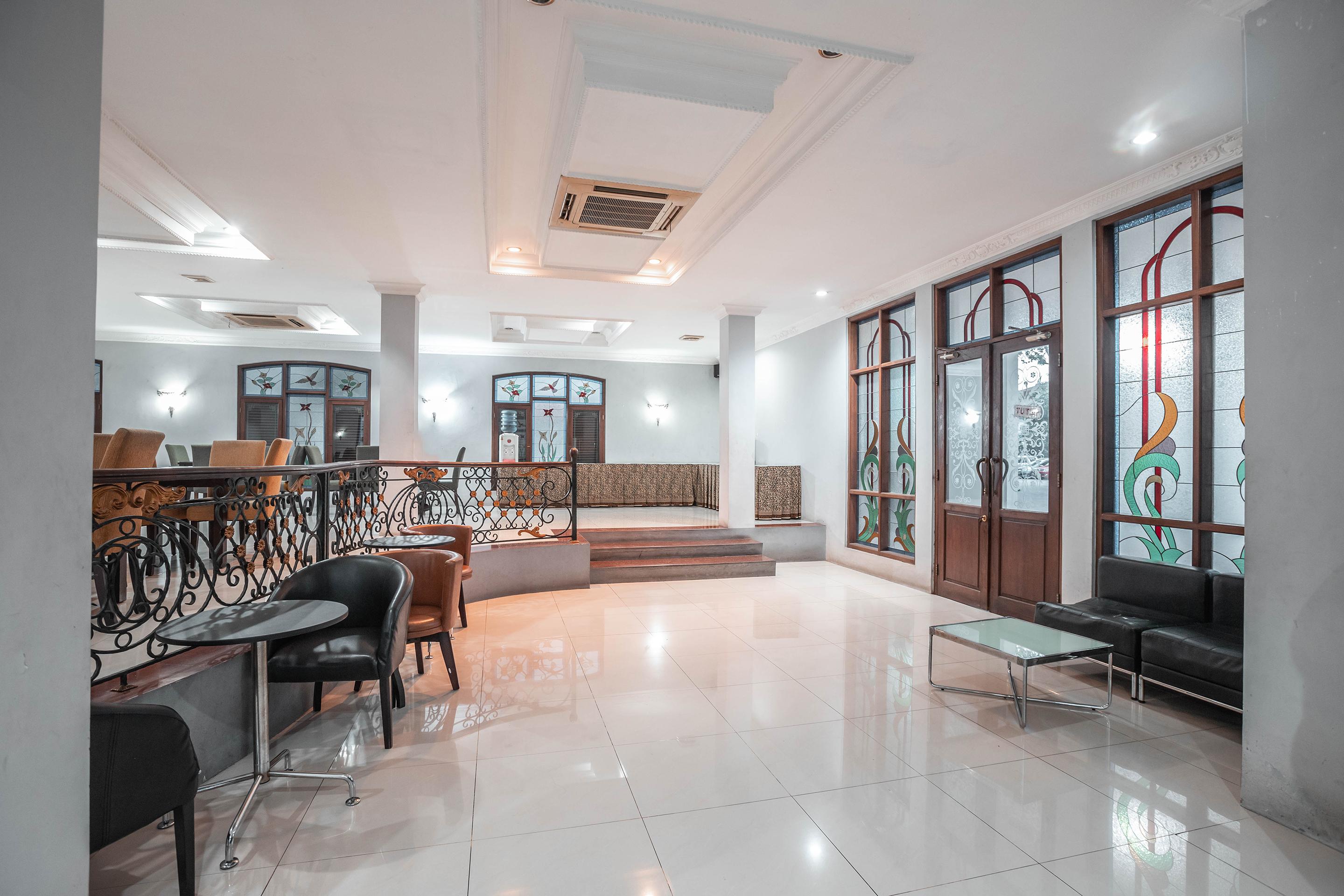 Super Oyo 686 Bunga Karang Hotel Μπεκάσι Εξωτερικό φωτογραφία