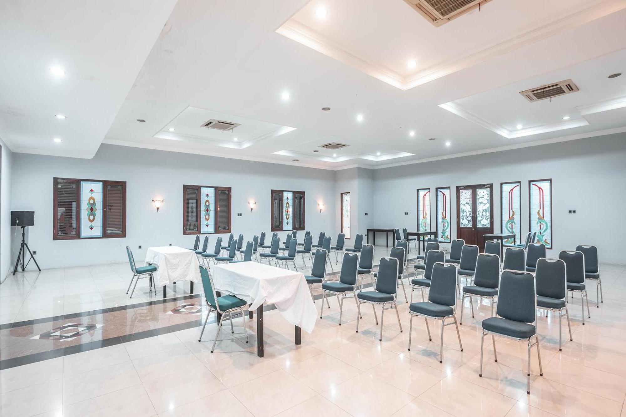 Super Oyo 686 Bunga Karang Hotel Μπεκάσι Εξωτερικό φωτογραφία