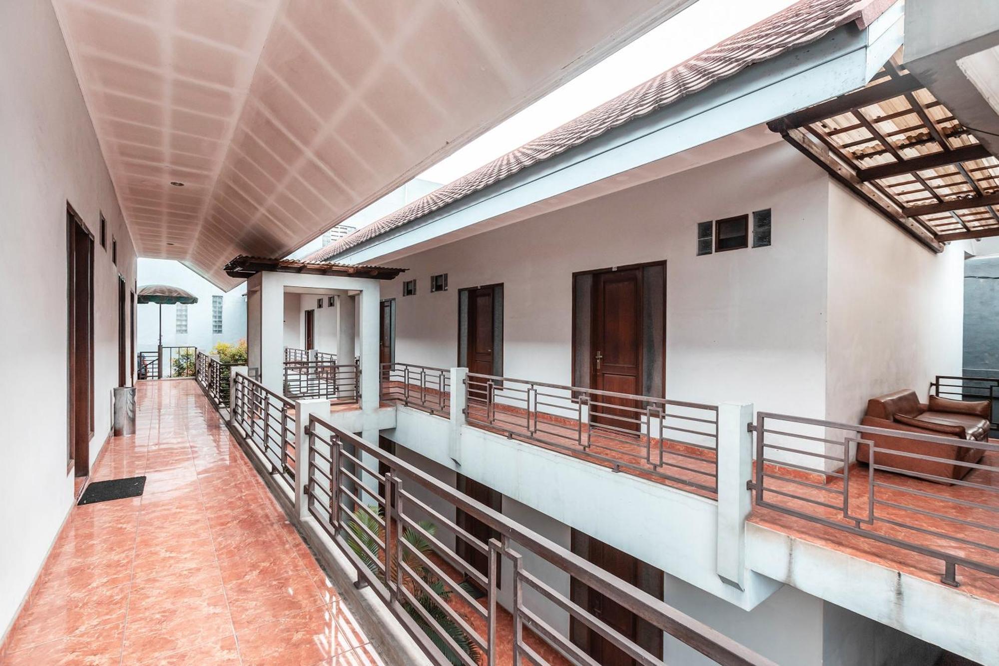 Super Oyo 686 Bunga Karang Hotel Μπεκάσι Εξωτερικό φωτογραφία